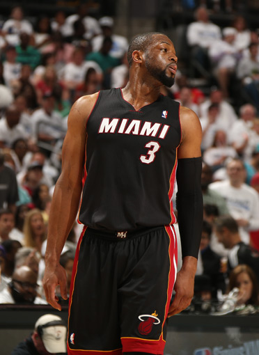 字母哥谈交易流言：我无法控制经纪人行为，但我没跟鹿管对话（字母哥回应交易传闻：经纪人言行不由我控，我未与雄鹿管理层沟通）