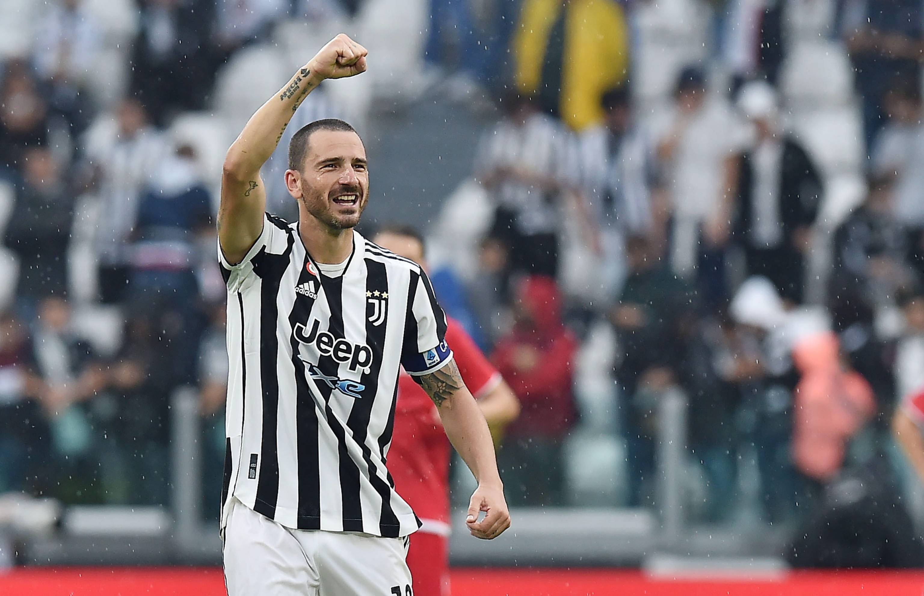 苏亚雷斯：感谢俱乐部的支持和帮助，希望亚泰能尽快回到中超（苏亚雷斯：感激俱乐部全力相助，盼亚泰早日重返中超）