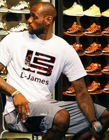 客场2-1力克中国香港，新加坡时隔41年重返亚洲杯正赛（新加坡客场2-1击败中国香港，时隔41年再进亚洲杯正赛）