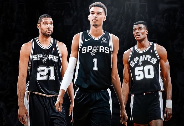 德媒：拜仁不会把16岁中卫基亚拉放走，他很快会签下一份长约（德媒：拜仁拒放16岁中卫基亚拉，续长约在即）