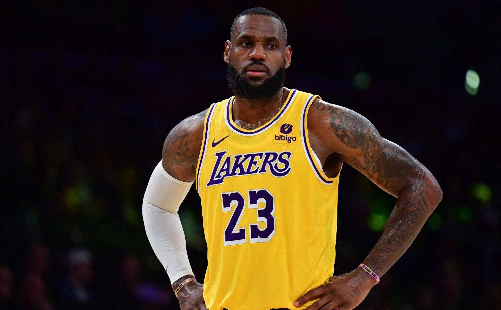 萨默尔：拜仁是德国足球的标杆，每名球员都全力为球队付出（萨默尔：拜仁堪称德国足球典范，所有球员都为球队倾尽全力）