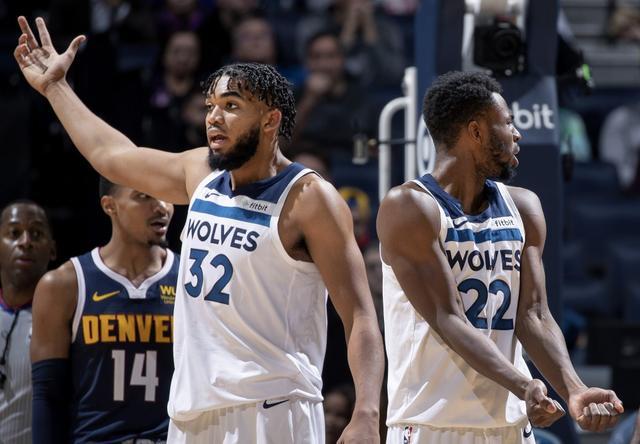 颜骏凌：武磊赛前对球队做了动员，我们争冠经验丰富没有包袱（颜骏凌：武磊赛前鼓舞全队，我们争冠经验足、轻装上阵）