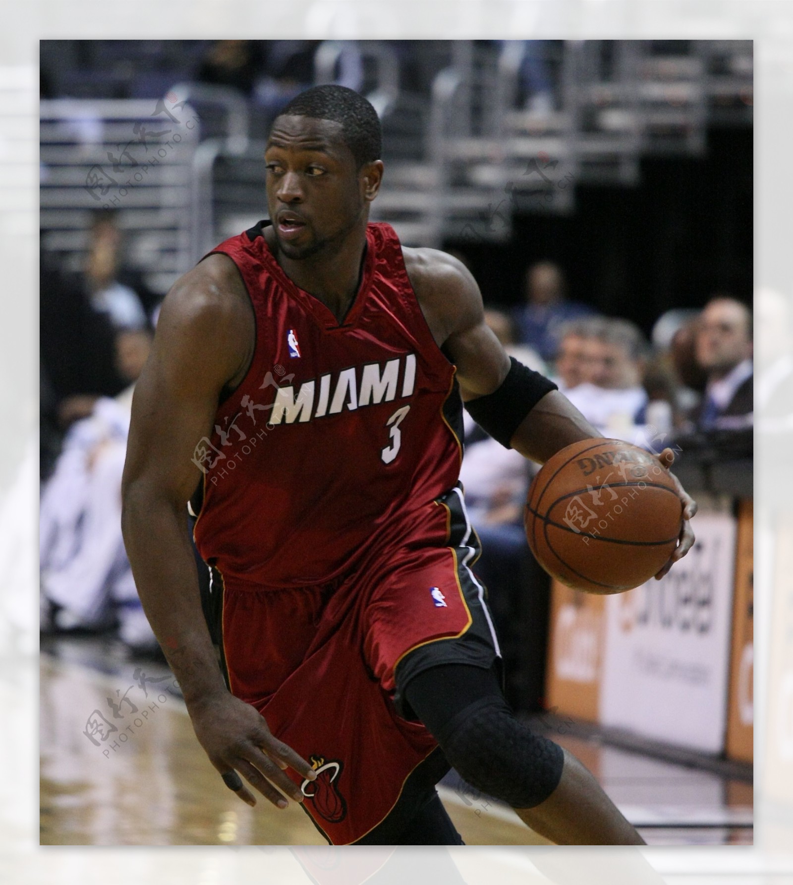 丰田强势回归F1，携手哈斯车队开启2026赛季全新篇章（丰田重磅回归F1，联手哈斯共启2026赛季新篇章）