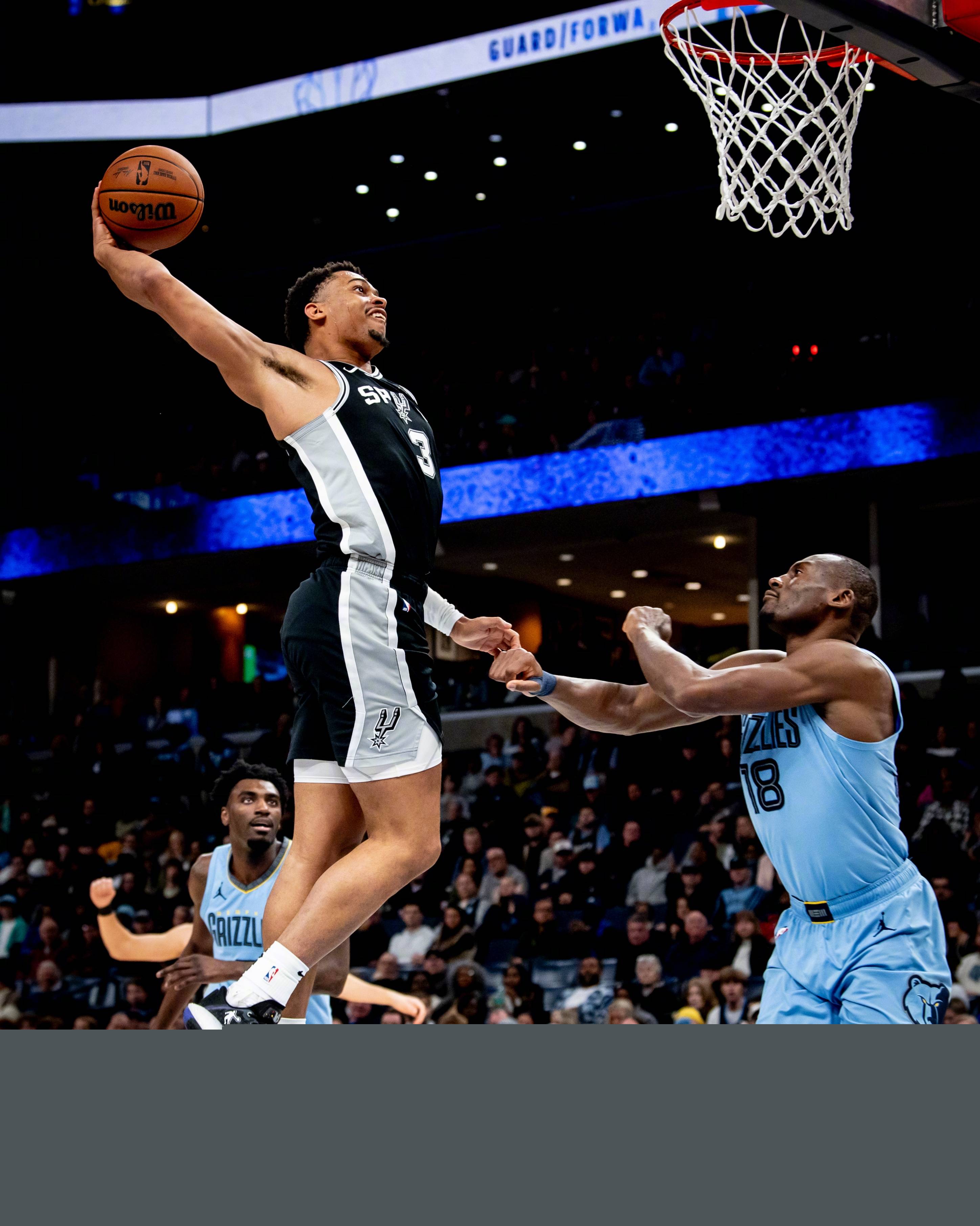 76人三分手感火热（76人三分火力全开）