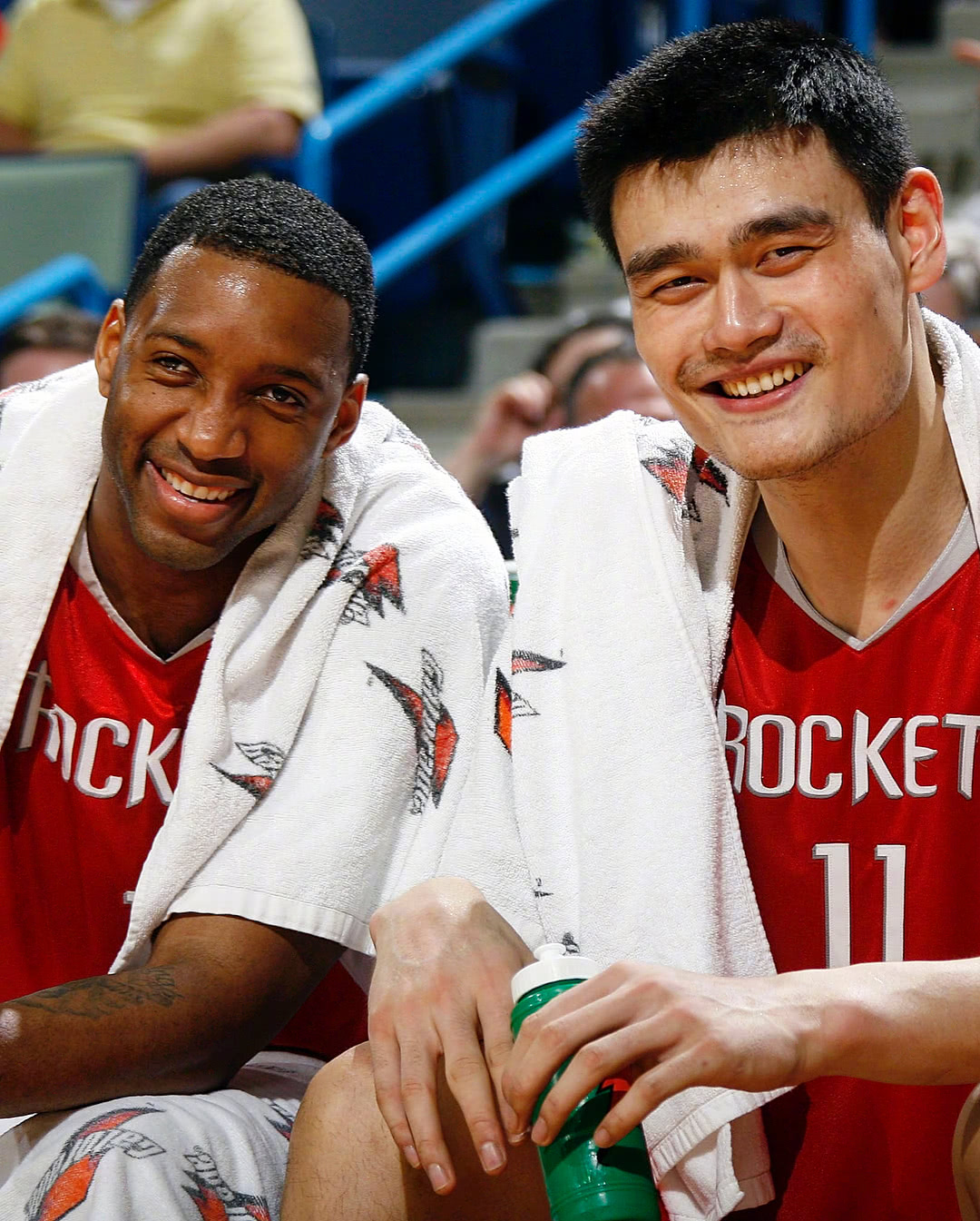 贡献两双表现！埃迪关键时刻盖帽＆进攻篮板帮助灰熊拿下比赛（埃迪砍下两双，关键大帽+前场篮板助灰熊取胜）