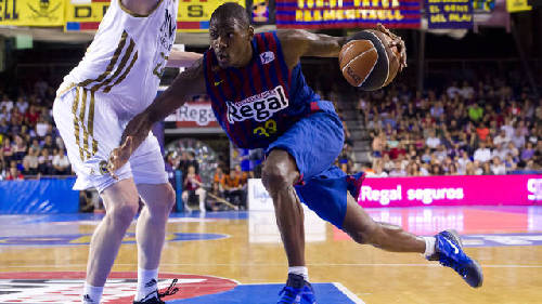 篮球湖人球员训练后心理状态良好（湖人球员训练后心态上佳）