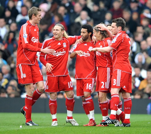 巴萨联赛大名单：什琴斯尼因肠胃炎未能入选，阿劳霍继续缺席（巴萨联赛名单出炉：什琴斯尼因肠胃炎落选，阿劳霍仍缺席）