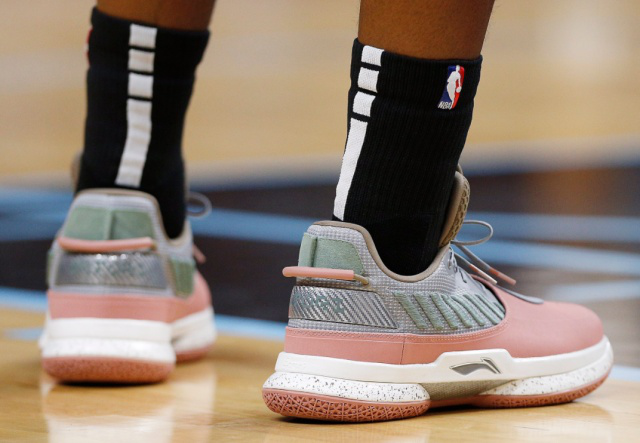 曹永竞：祝贺法比奥获得金靴，接下来继续冲击足协杯（曹永竞：恭喜法比奥加冕金靴，下一步全力冲击足协杯）