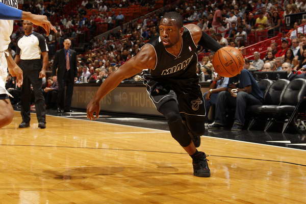 科尔：去更衣室是追梦自己的决定 他是总冠军成员&我们需要他（科尔：追梦自行决定回更衣室 他是冠军阵容一员，我们需要他）