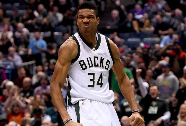 欧冠改制后连续3场破门最年轻榜单：17岁卡尔居首，姆巴佩次席（欧冠改制以来连续三场进球最年轻球员榜：17岁卡尔领跑，姆巴佩第二）