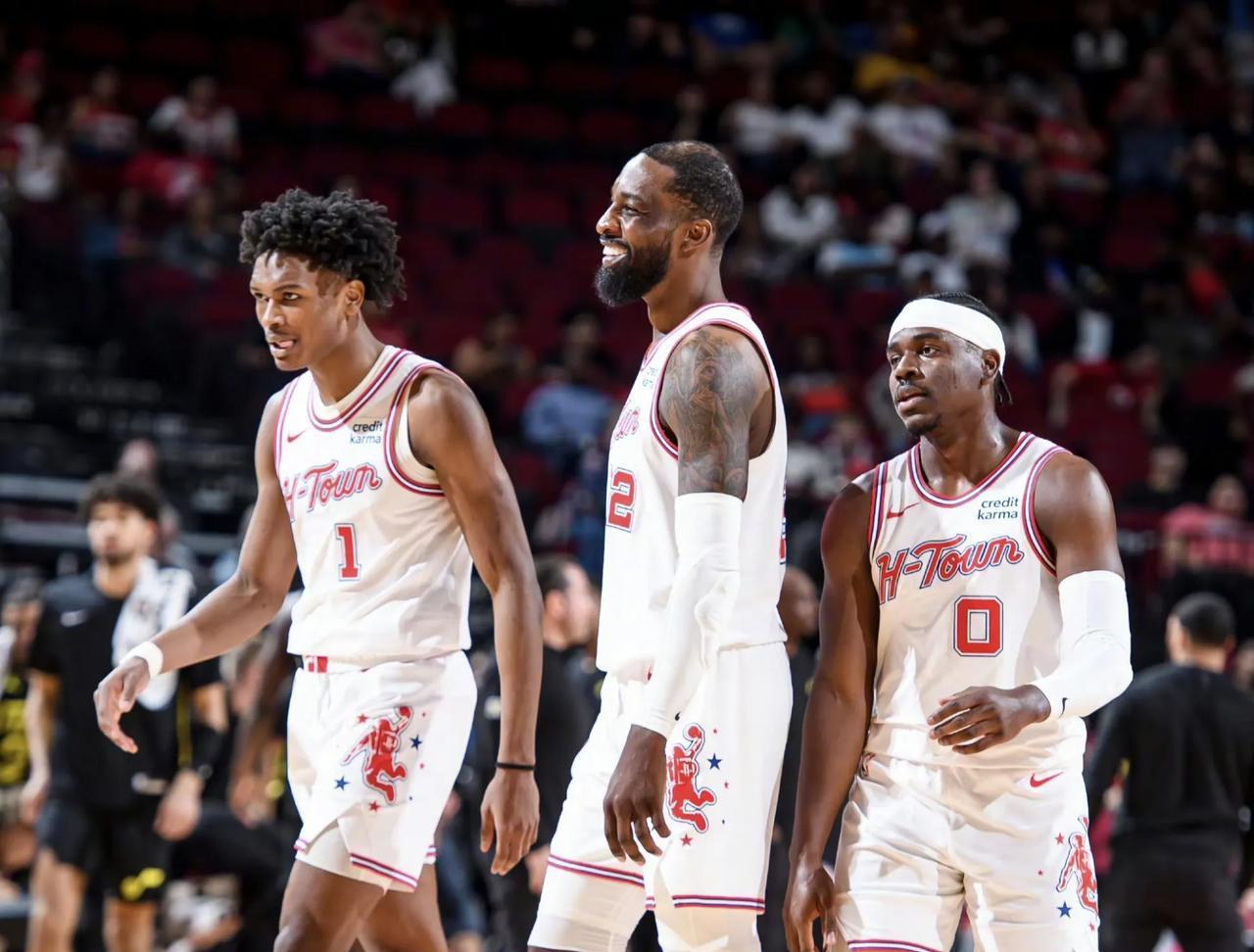 公牛vs76人前瞻：公牛4连胜状态火热，76人复仇有难度（公牛VS76人赛前解析：公牛豪取四连胜气势正盛，76人复仇之路艰险）